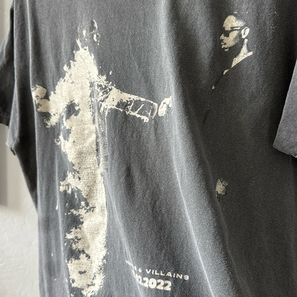 Heroes & Villains T-Shirt Size Medium
Metro Boomin T-Shirt